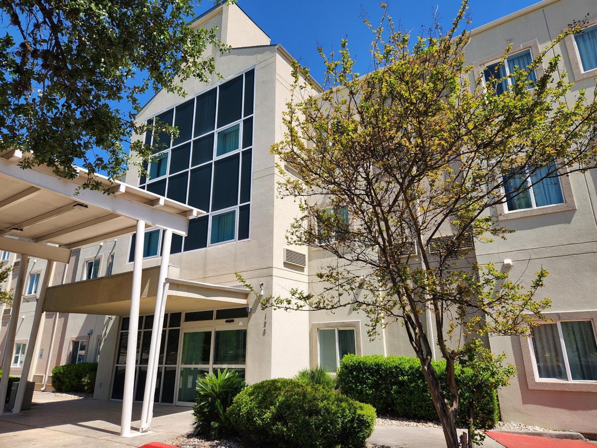 Hotel Baymont By Wyndham San Antonio Airport Extérieur photo