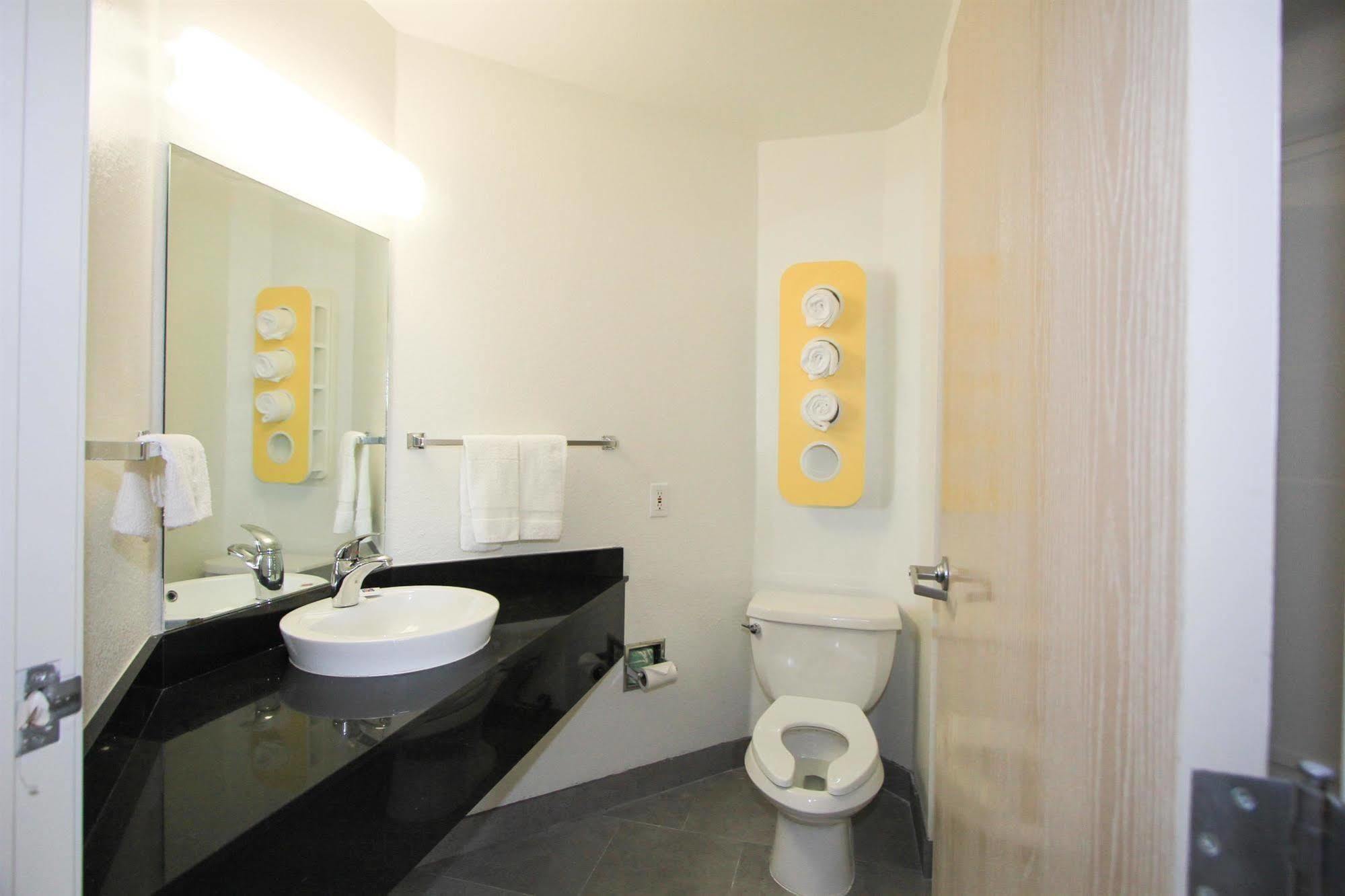 Hotel Baymont By Wyndham San Antonio Airport Extérieur photo